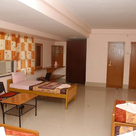 Hotel Athityaa Kumbakonam Exterior photo